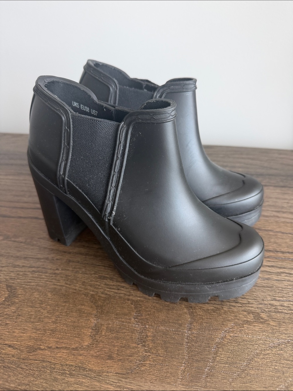 Hunter Black Heeled Chelsea Ankle Boots
